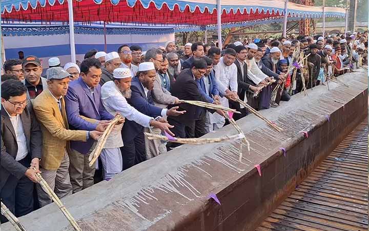 লোকসান নিয়ে জয়পুরহাট চিনিকলে আখ মাড়াই শুরু